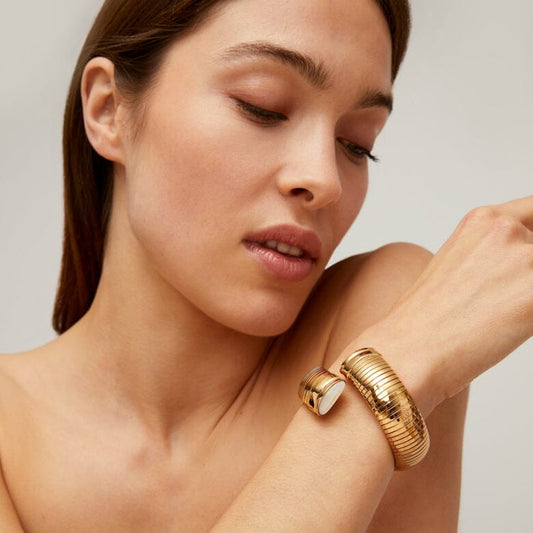 Antigone Pearl Bracelet Gold