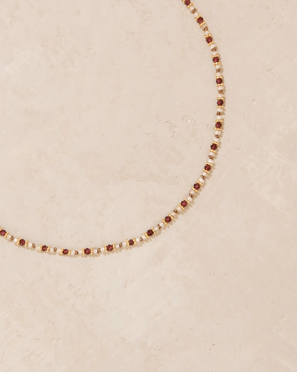 KRAVAT NECKLACE GARNETS