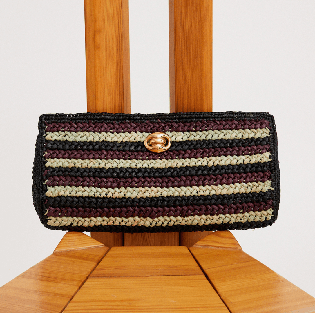 UPTOWN RAFFIA CLUTCH BLACK