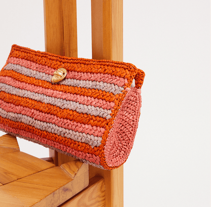 UPTOWN RAFFIA CLUTCH RUST