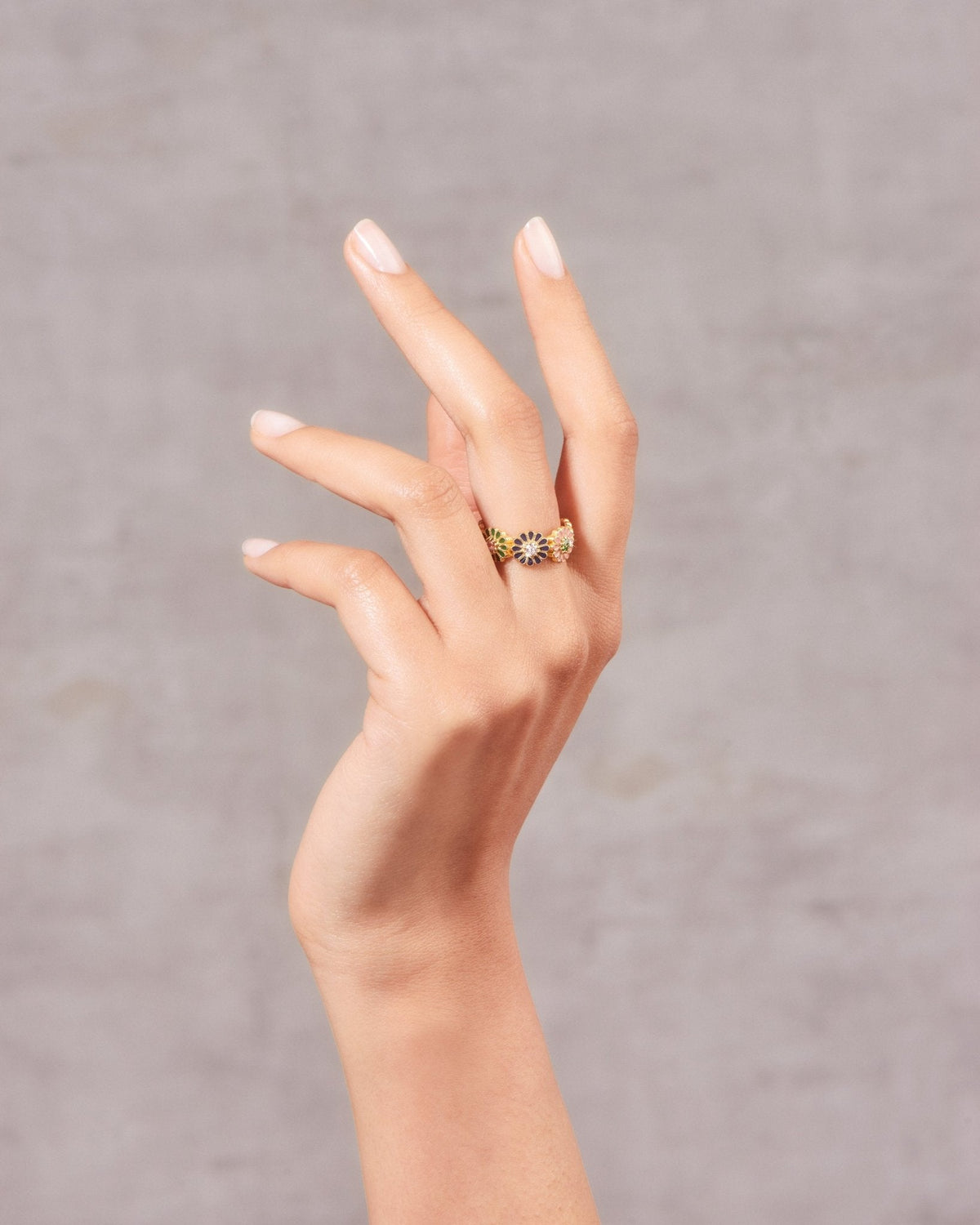 Sai 7 Ring Bollywood