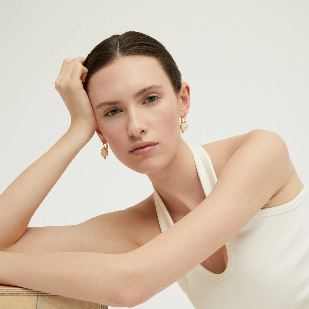 Serti Pearl Earrings