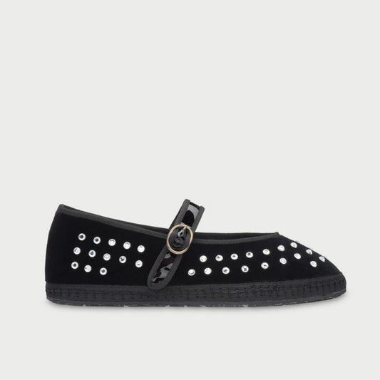 MAE STUDS BLACK